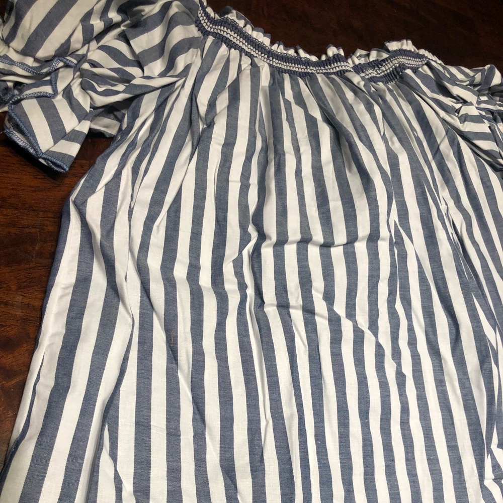 ๐ Off Shoulder Top๐ - Picture 4 of 4